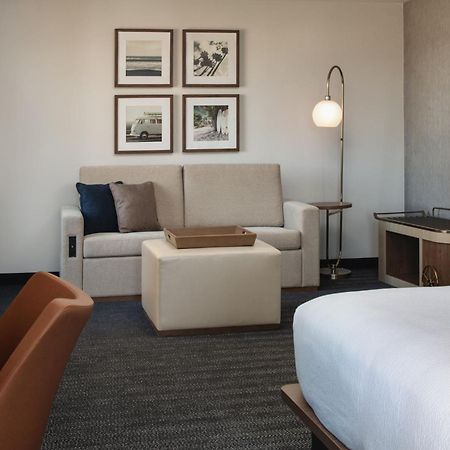 Courtyard By Marriott Santa Cruz Hotel Екстериор снимка