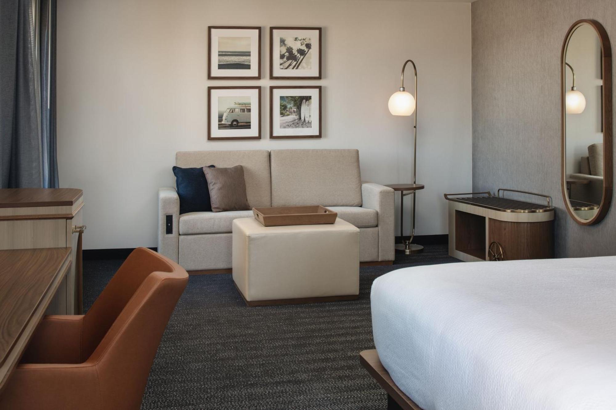 Courtyard By Marriott Santa Cruz Hotel Екстериор снимка